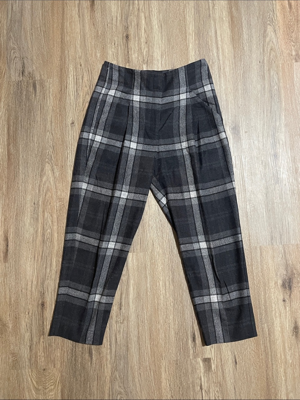 Wilfred Wool/Cashmere Tapered Plaid Pant size 4